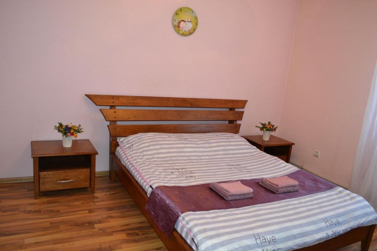 Квартира Двохкімнатна Фонтан Apartment Kamianets-Podilskyi Ngoại thất bức ảnh